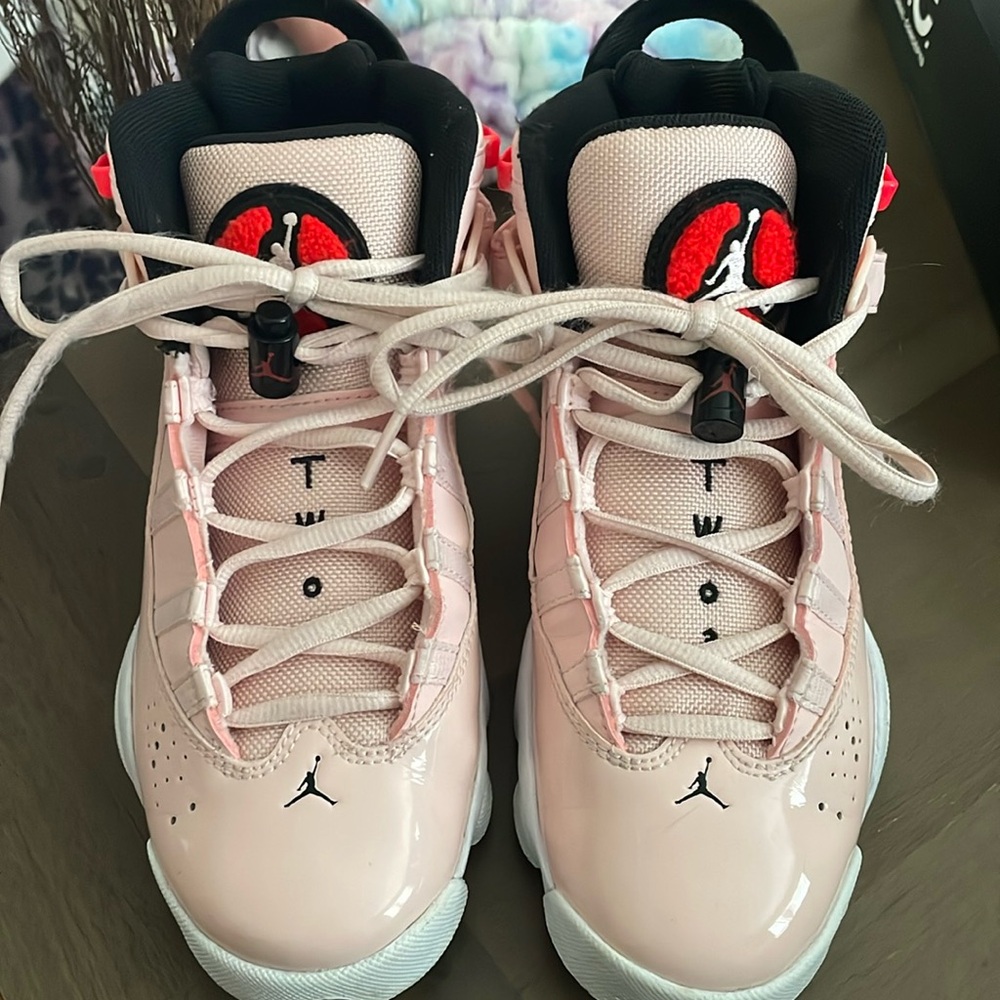 Jordan 6 rings GS
Pink